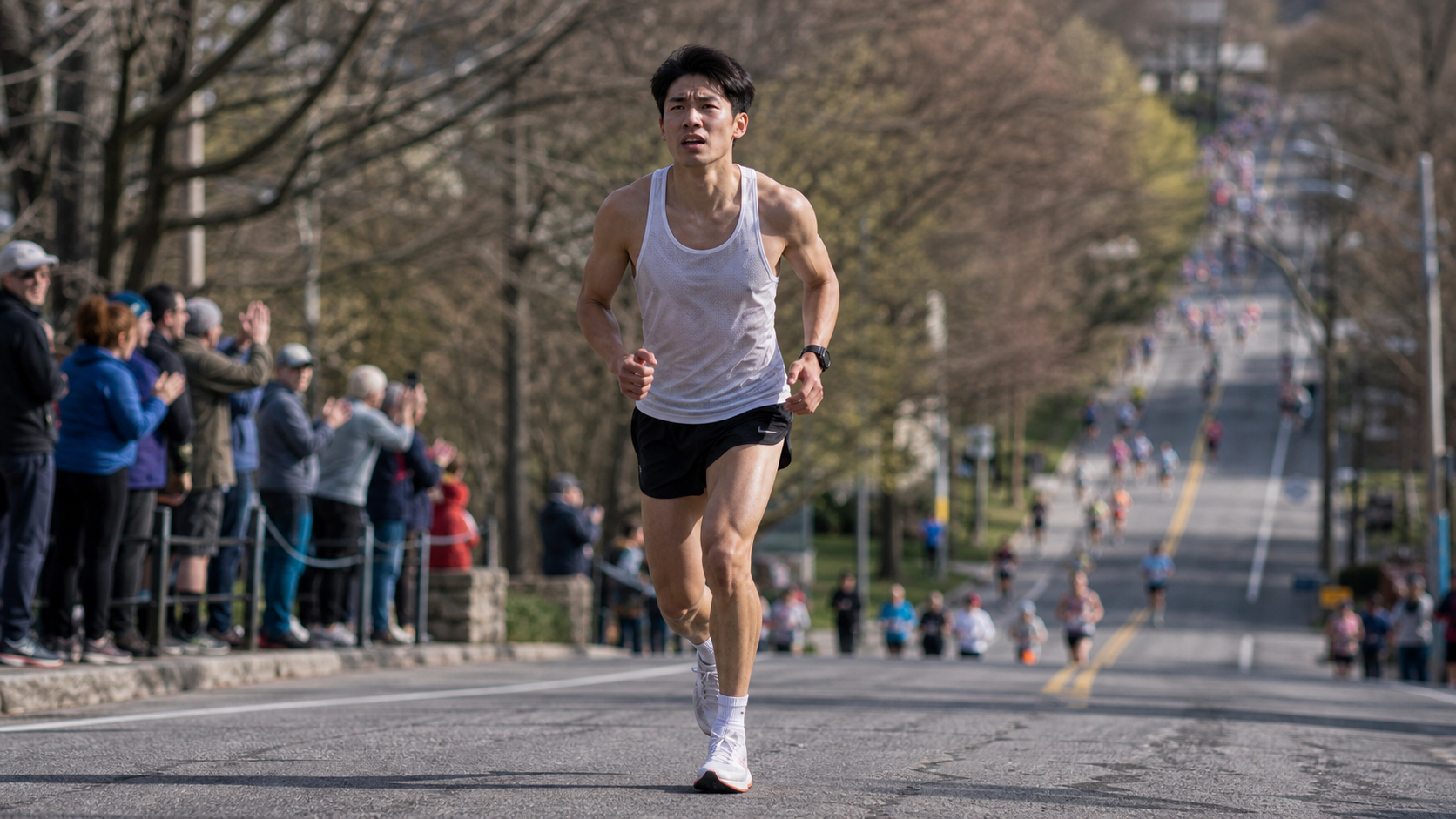【路線戰術】挑戰波士頓馬拉松 (Boston Marathon)：傷心坡 (Heartbreak Hill) 的股四頭肌離心收縮耐受度準備的功率與配速管理實務全方位實戰指引