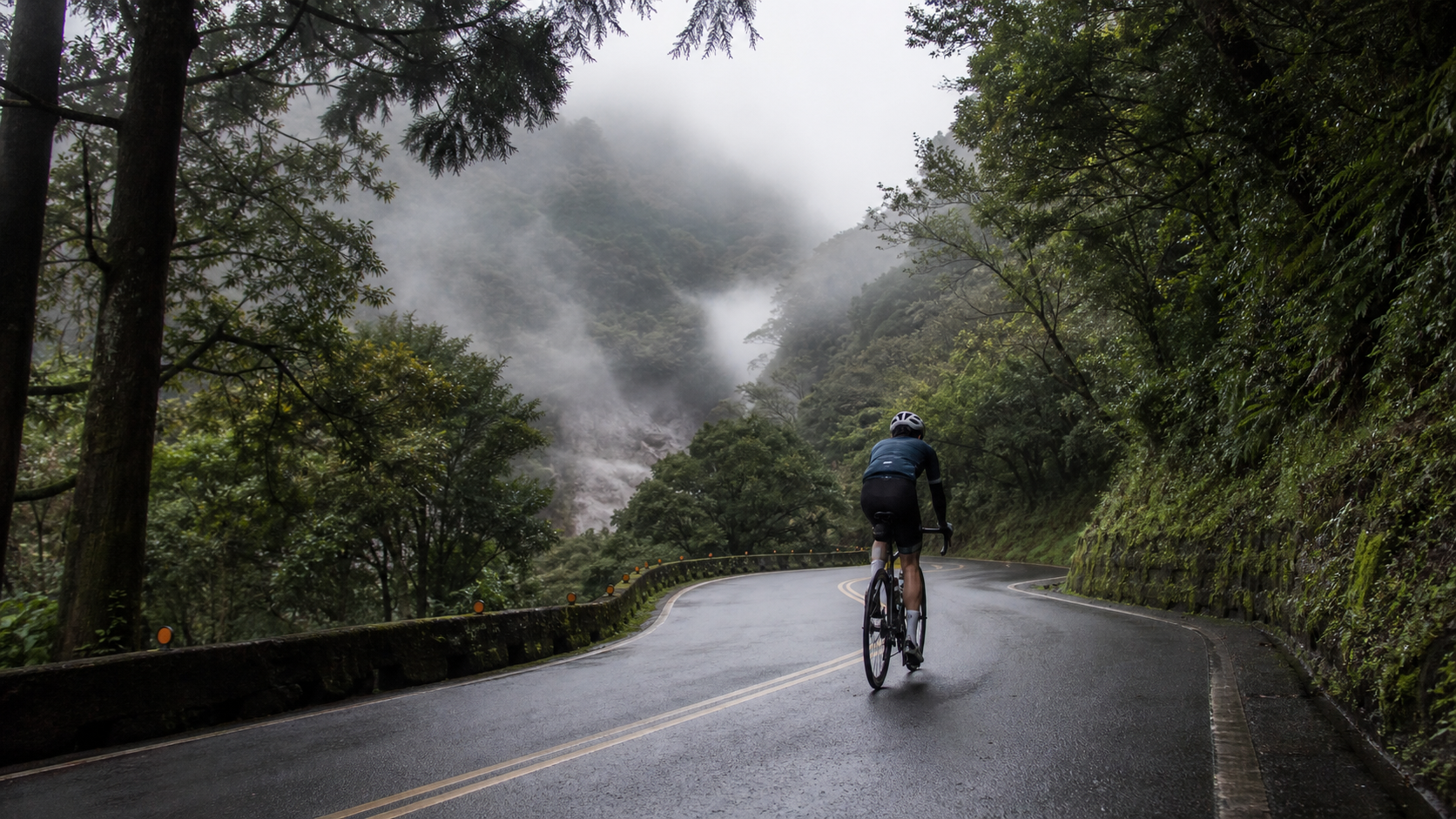 如來神掌最後一指:霧鎖巴拉卡公路的一趟慢騎與陽明山的火山記憶