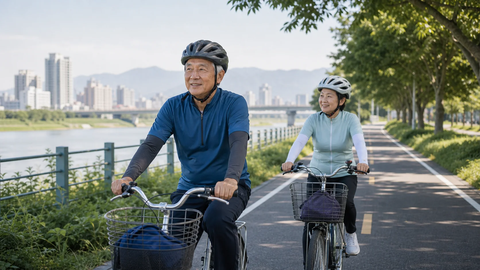 銀髮族安全騎自行車主視覺